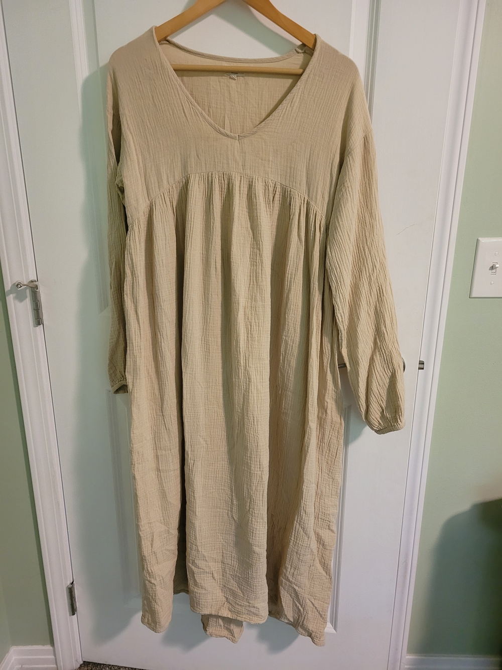 Relaxed V-Neck Long Sleeve Midi Dress in Light Beige